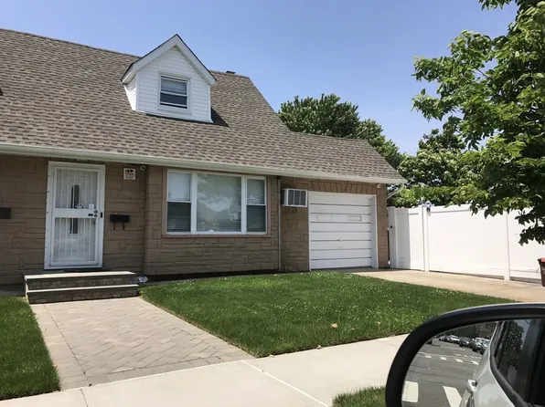 15752 88th St, Howard Beach, NY 11414