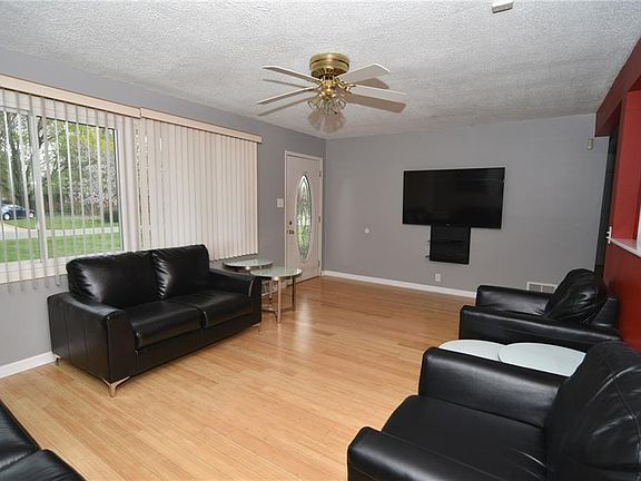 4th image of 7128 W Lockerbie Dr
