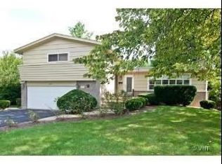 531 Appletree Ln, Deerfield, IL 60015
