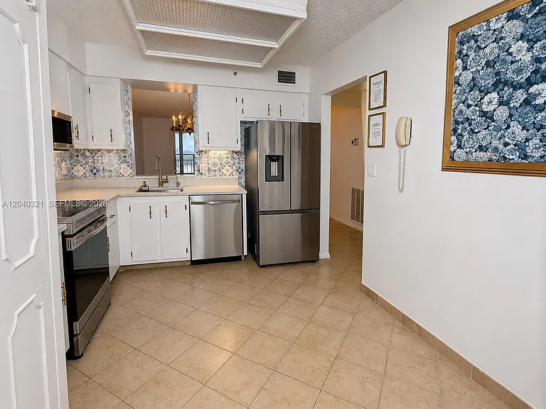 4550 NW 18th Ave #606 — Photo 11