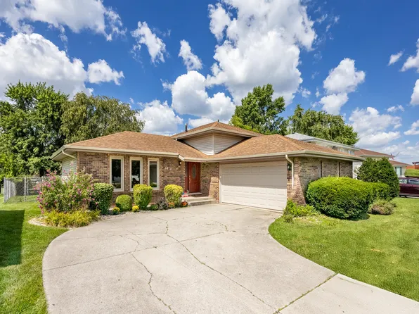 1012 Richmond Ct, Dyer, IN 46311