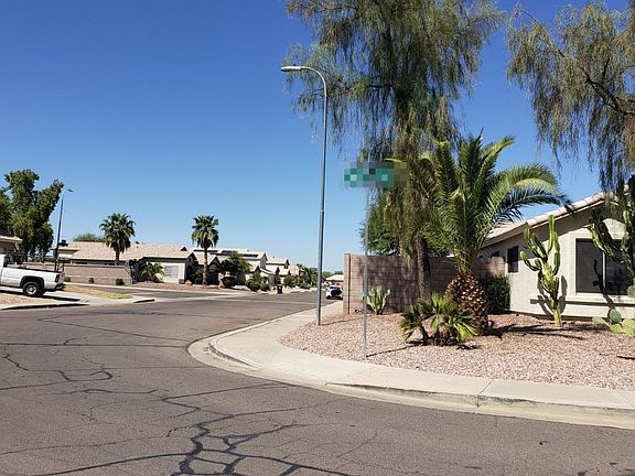 4th image of 2424 N 114th Ln
