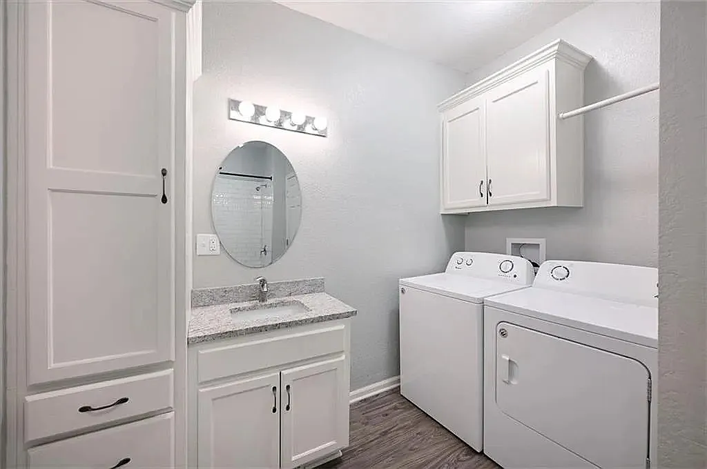 619 Kiowa Street - 1 — Photo 2