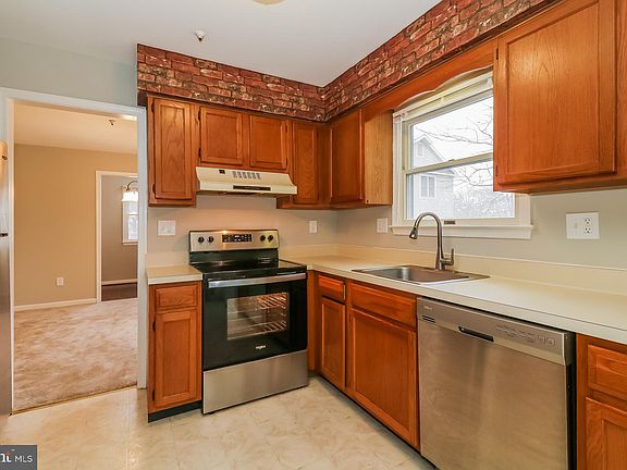 5th image of 1305 Bradford Ct #62