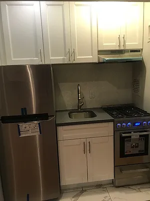 Rented by Salon Realty Corp | media 18