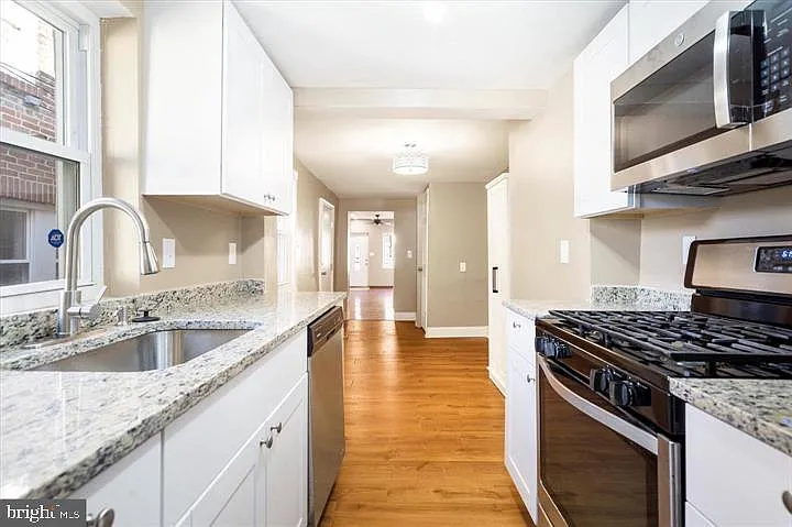 424 S Eden St — Photo 8