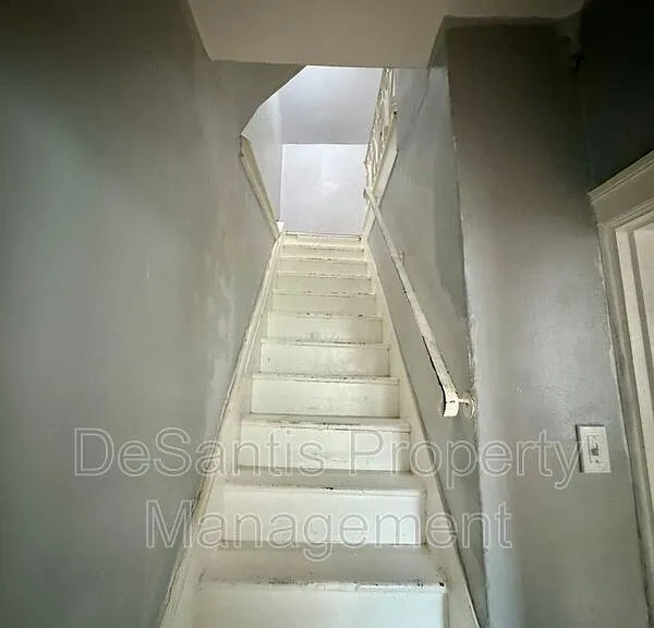 1810 Brownsville Rd #2 — Photo 37