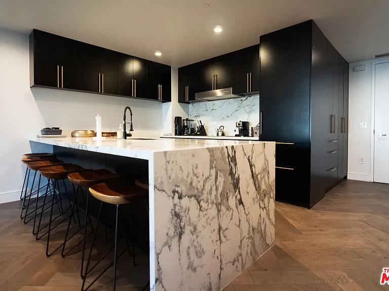 6250 Hollywood Blvd #6G — Photo 5