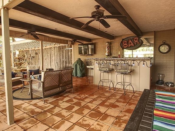 3rd image of 2204 Country Club Dr
