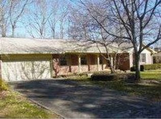 208 Oakridge Dr, Warner Robins, GA 31093