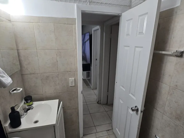 2952 NW 29th St #2 — Photo 15