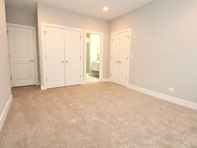 2408 W Cortland St #1W — Photo 9