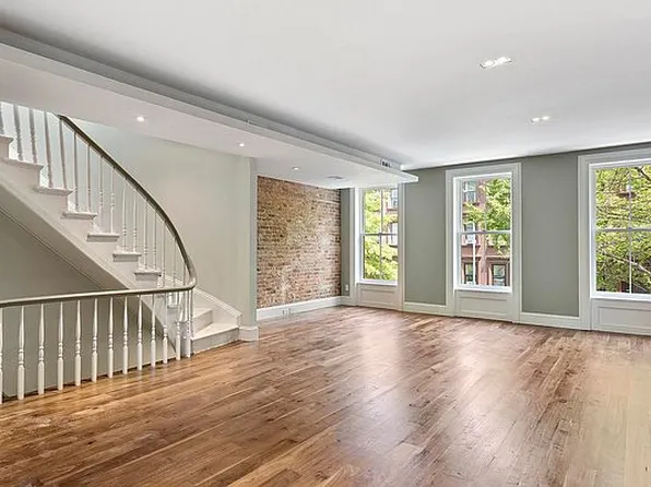 400 Grand Ave, Brooklyn, NY 11238