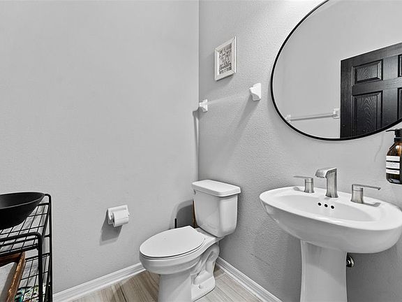 4th image of 29913 SOUTHWELL LANE