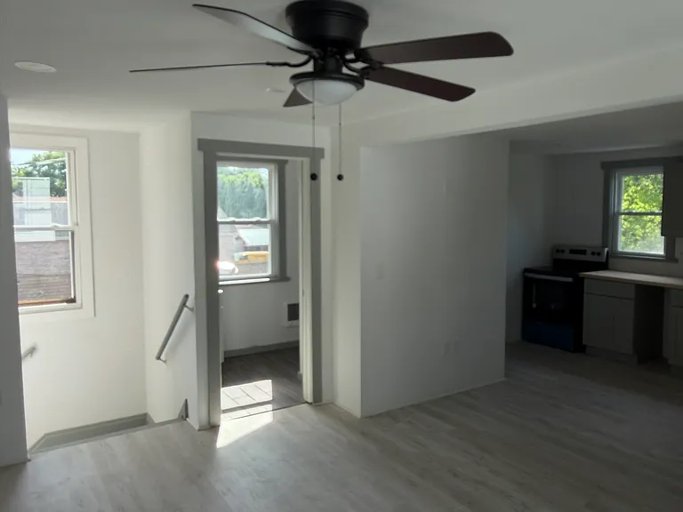 907 E Chocolate Ave #B — Photo 6