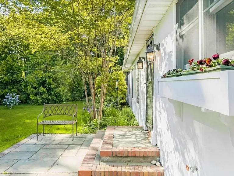 23 Tuthill Dr — Photo 21
