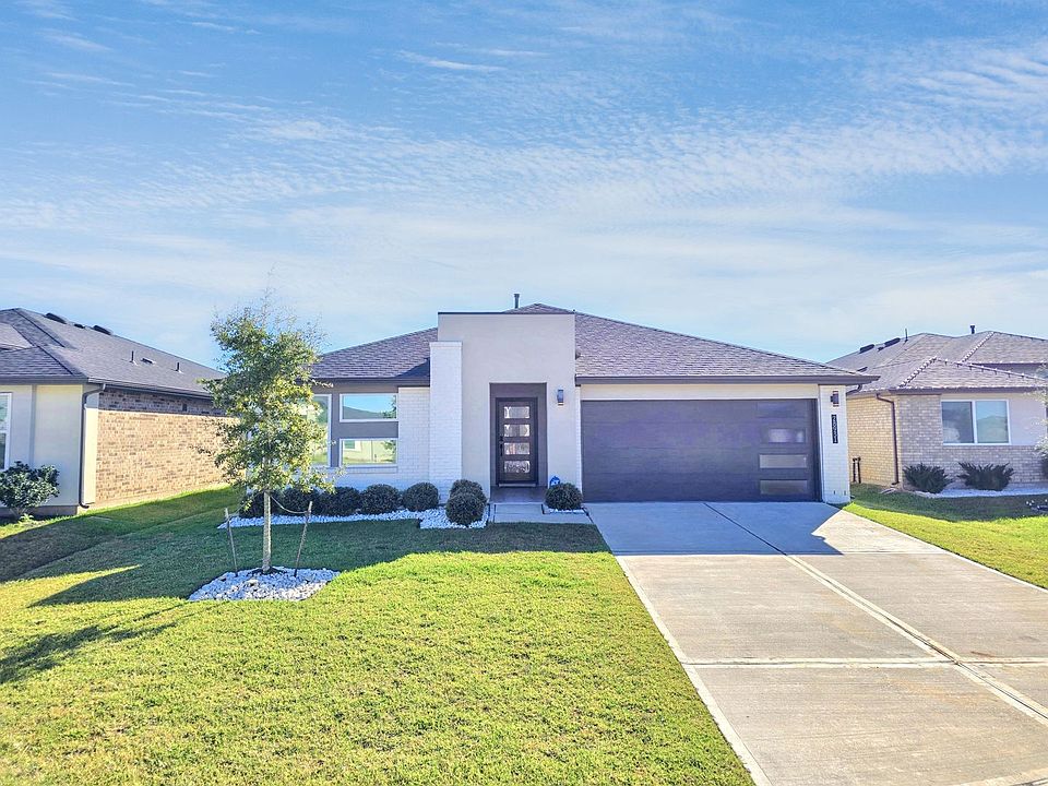 1st image of 28931 Lupo River Ct