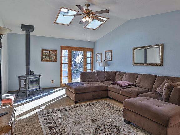 4th image of 6680 Bee Hive Ct