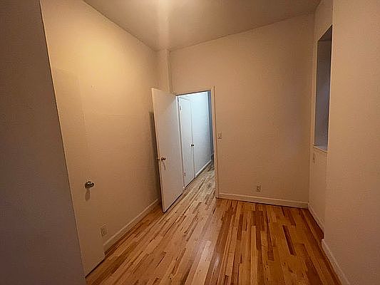 4th image of 250 W 20th St #1R