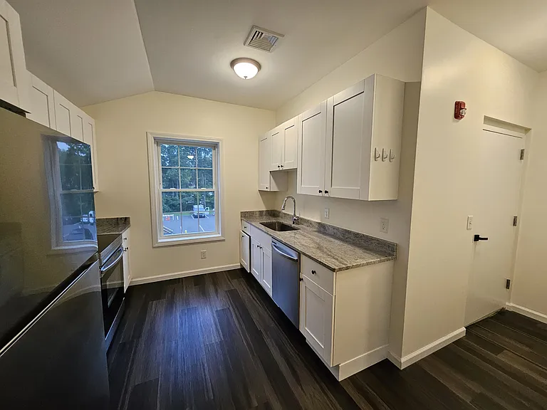 778 S Main St #2L — Photo 3