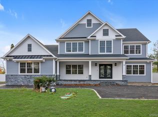 34 Calumet Drive, Dix Hills, NY 11746