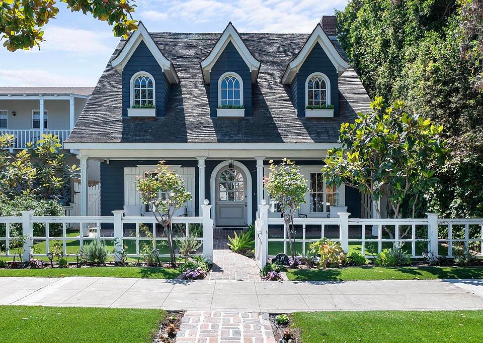 1st image of 1021 Olive Ave