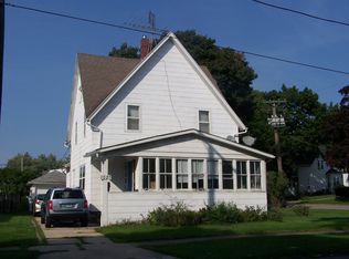 1027 Grove St, Dekalb, IL 60115