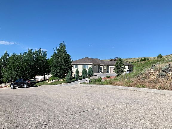 2nd image of 805 W Hogerson St
