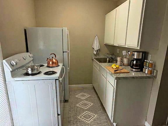 4th image of 516 Massillon Rd #4