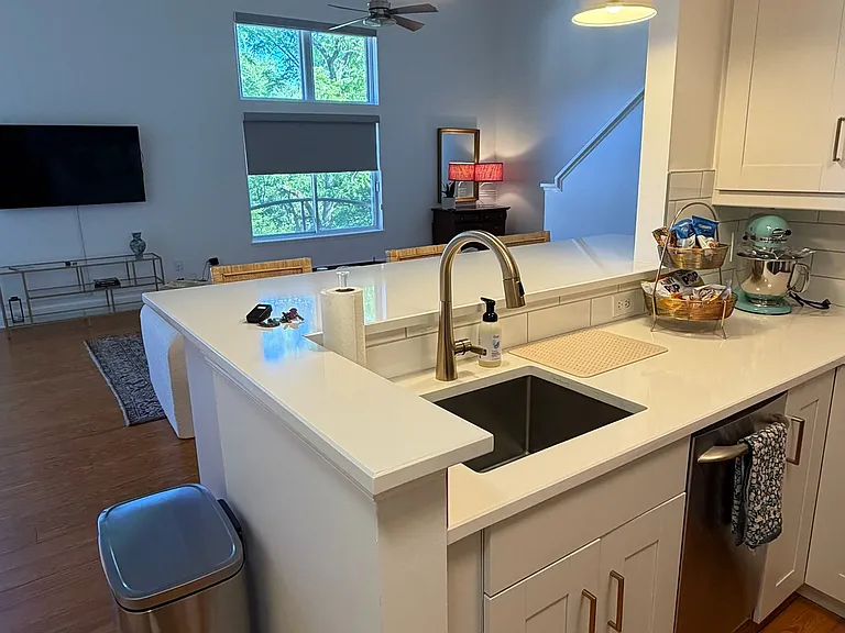 404 N Laurel Ave #31 — Photo 4