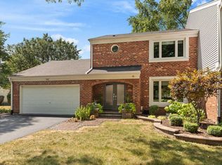 1601 Mirror Lake Dr, Naperville, IL 60563