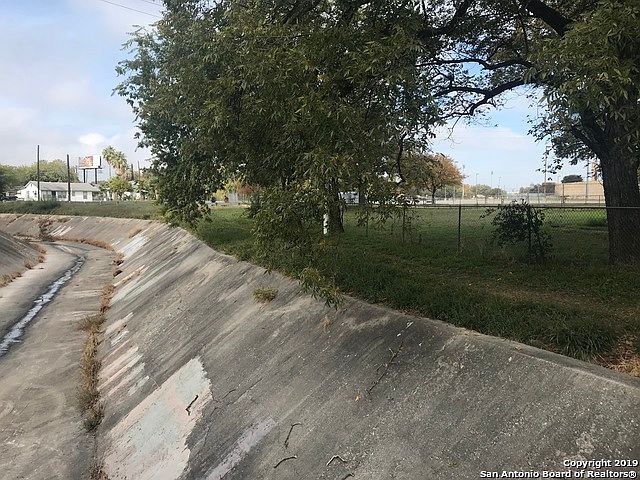 2nd image of 331 W Theo Ave