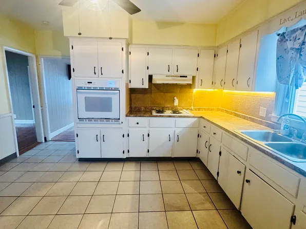 (undisclosed Address), Bristol, RI 02809