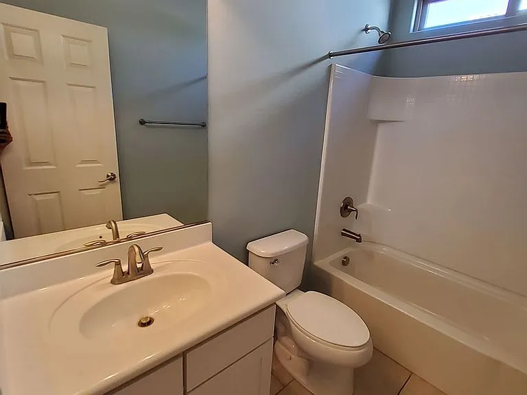 3031 E Regina St — Photo 15