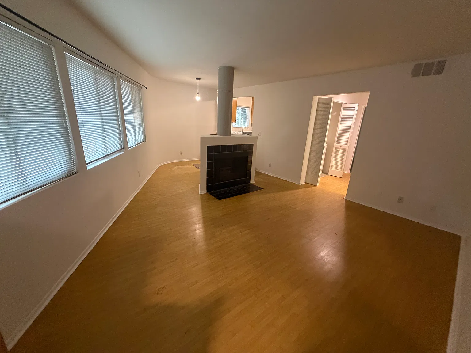 1 bed, 900 sqft, $2,495 — Photo 2