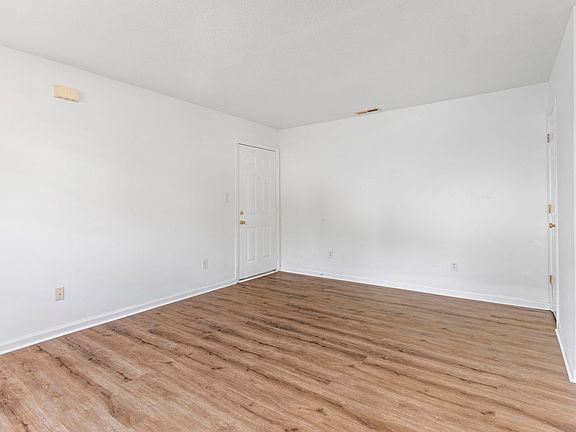 5th image of 3610 Fort Ave #101