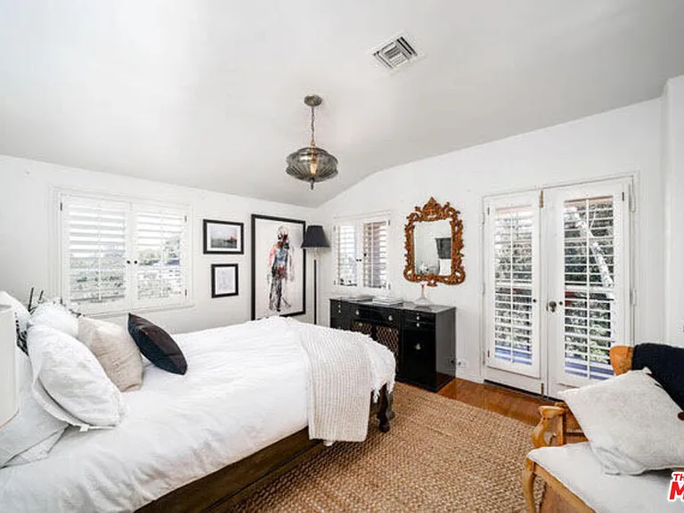3351 N Knoll Dr — Photo 27