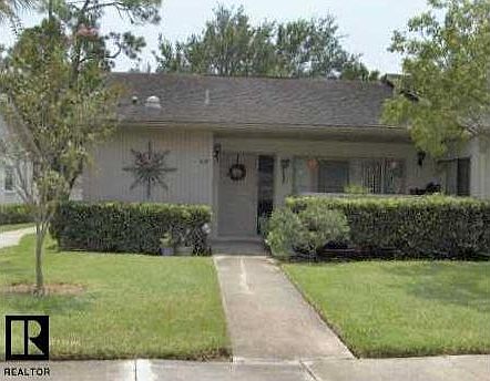 1st image of 170 Balsam Dr