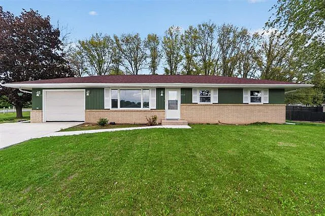 3 bed, 1588 sqft, $1,850 — Photo 1
