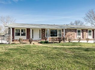 1211 Fieldhurst Dr, Ballwin, MO