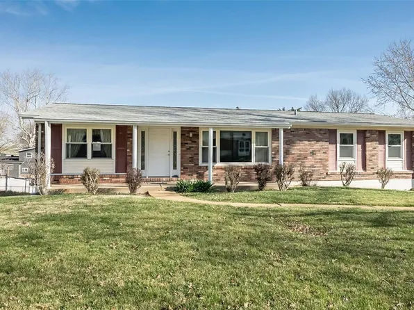 1211 Fieldhurst Dr, Ballwin, MO 63011