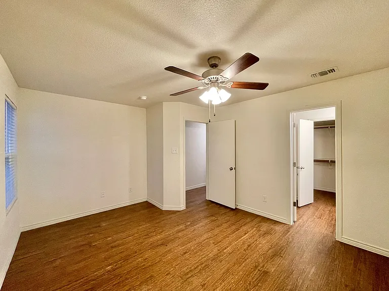 901 Lasso Dr — Photo 15