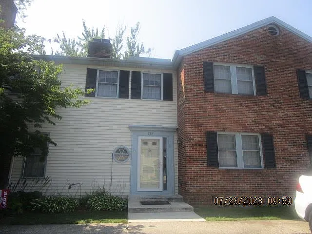 232 Independence Dr photo 1