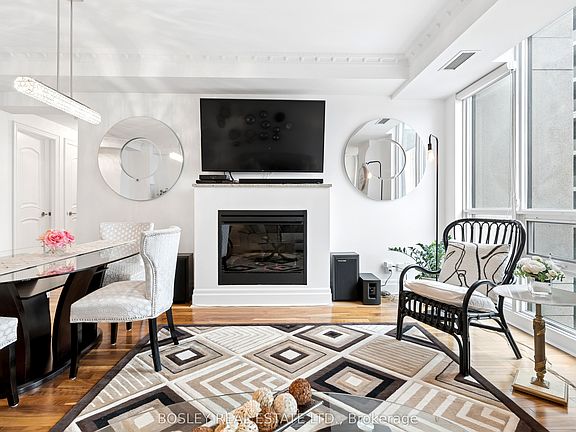 4th image of 16 Harbour St #4501