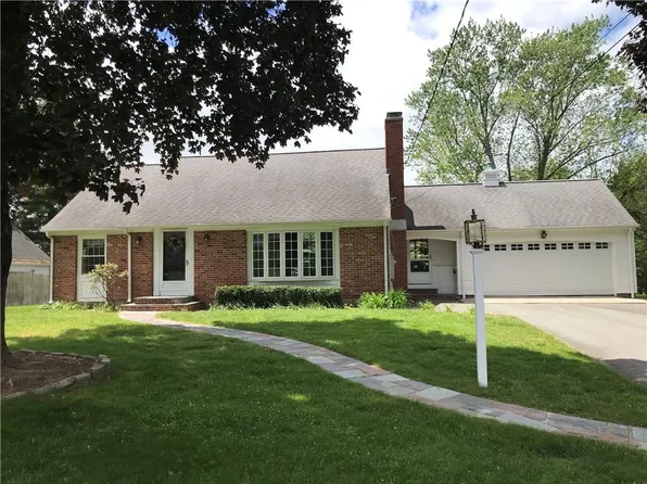 33 Red Gate Rd, Cumberland, RI 02864