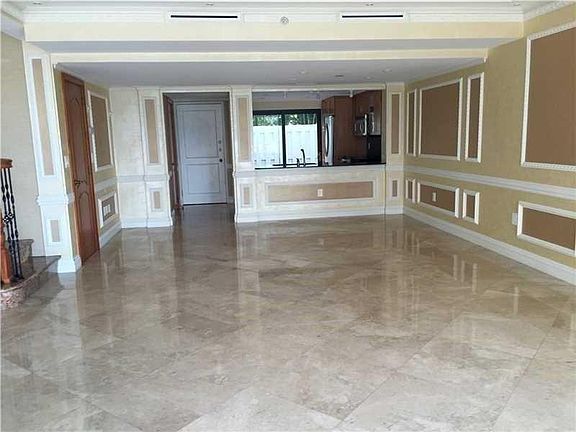 5th image of 412 Poinciana Dr #1714
