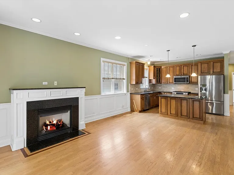 7246 N Oakley Ave #1S — Photo 3