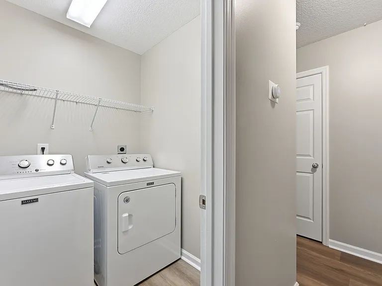 970 Vicar Ln — Photo 31