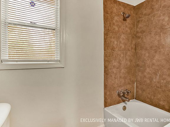 5th image of 3047 Imperial St