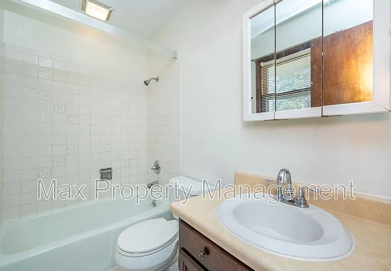 7613 Prairie Ave — Photo 2